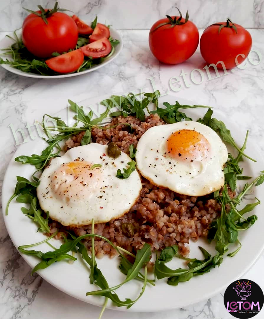 Breakfast with the best organic tomatoes and eggs
