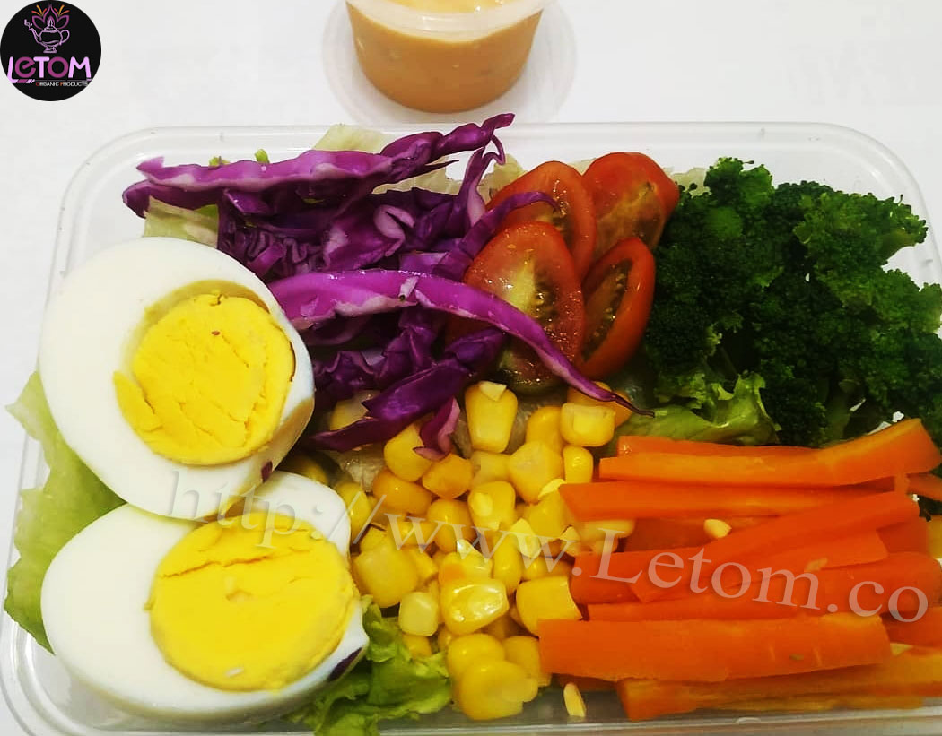 A photo of a healthy vegetable meal using natural fat burners