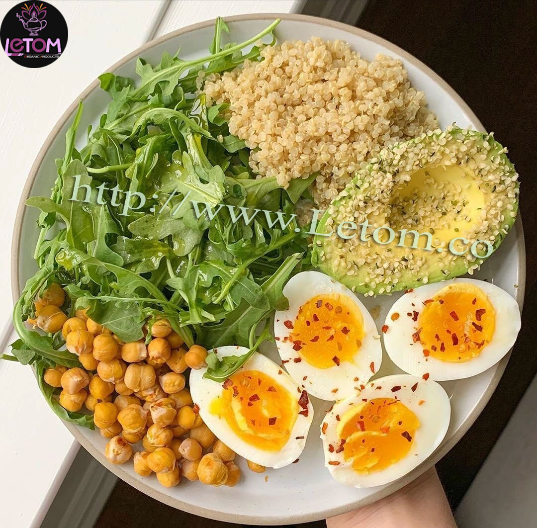 A photo of organic eggs and vegetables on a plate for fast weight loss
