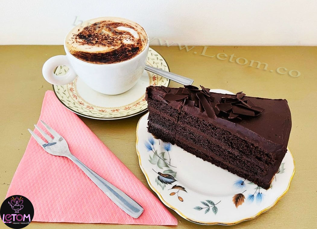 A photo of a cup of tea next to a piece of cake prevents lasting weight loss